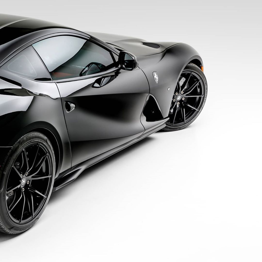 Ferrari 812 superfast,想不想驾驭ta?加油吧!