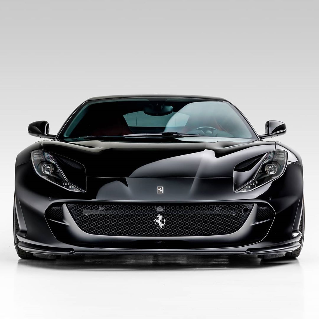 Ferrari 812 superfast,想不想驾驭ta?加油吧!