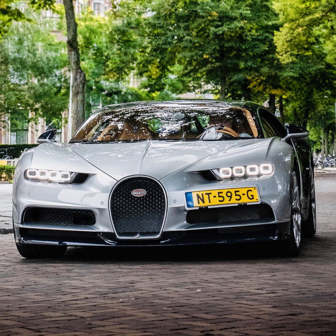 Bugatti Chiron,这车尾设计风格，很夸张，但实力允许啊……