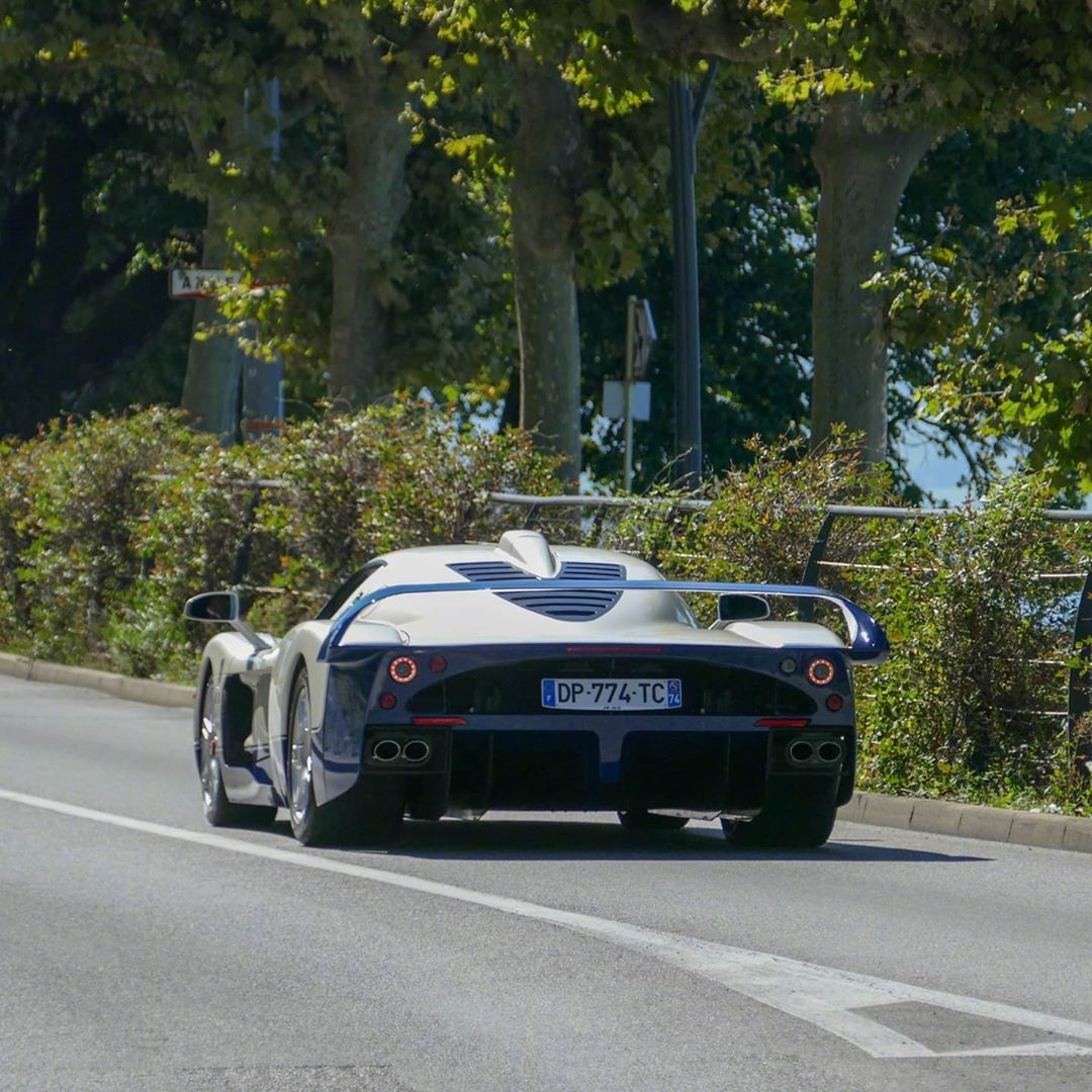 MC12 和 Centenario，你更喜欢哪一辆？ images via autogespot