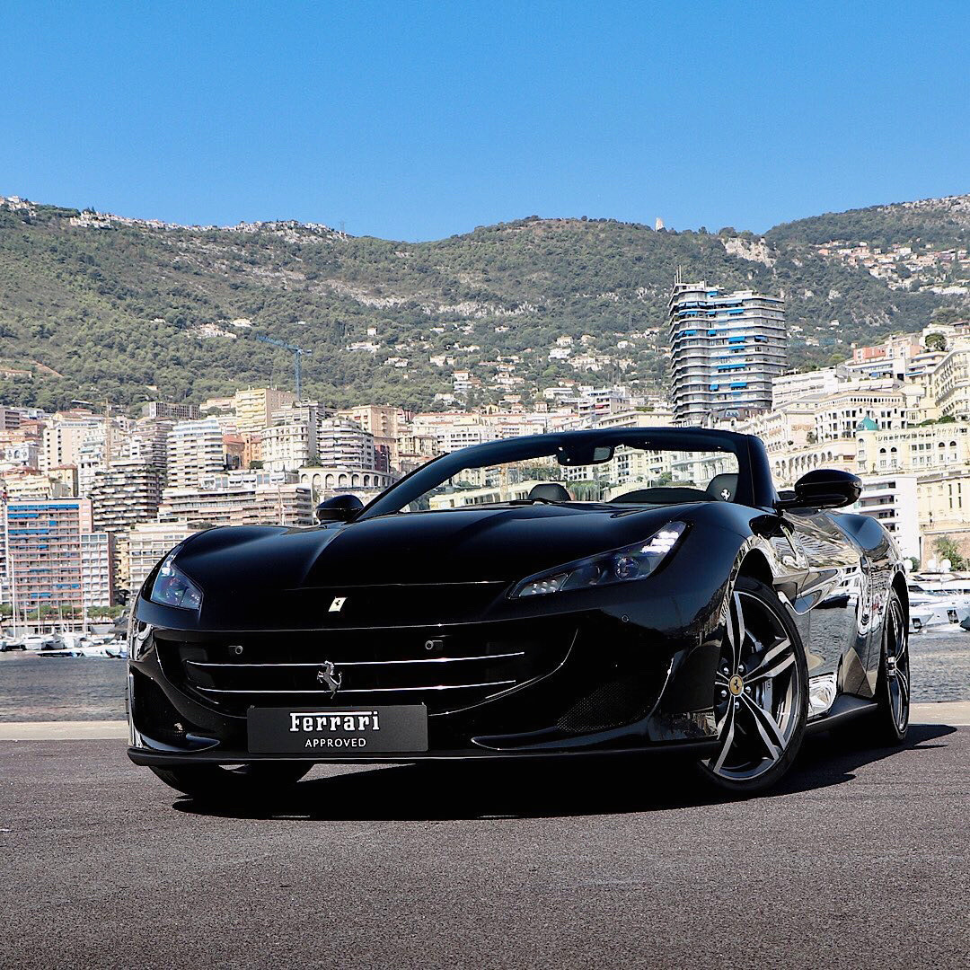 很喜欢黑色，对ta有一种很特别的感觉！ Ferrari Portofino