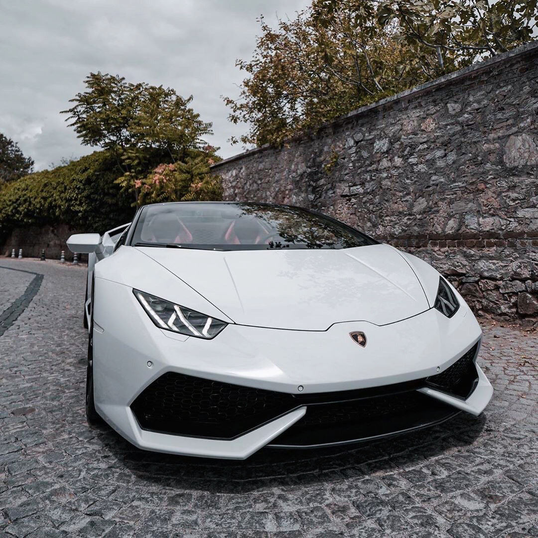 Lamborghini Huracan Spyder  睡觉咯