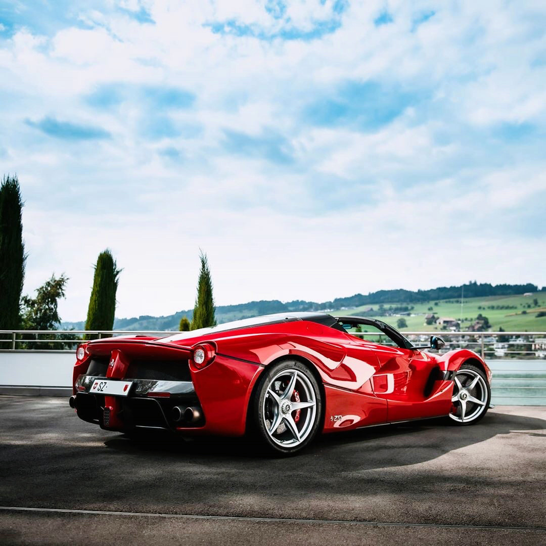 立冬了,干杯! Ferrari LaFerrari Aperta