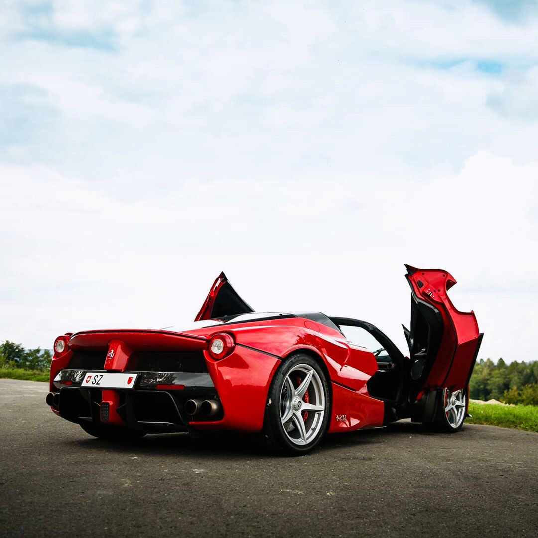 立冬了,干杯! Ferrari LaFerrari Aperta