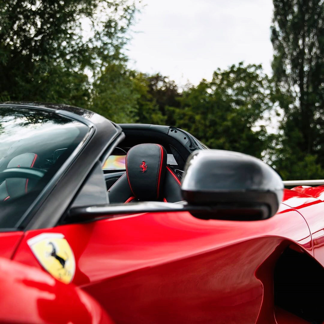 立冬了,干杯! Ferrari LaFerrari Aperta