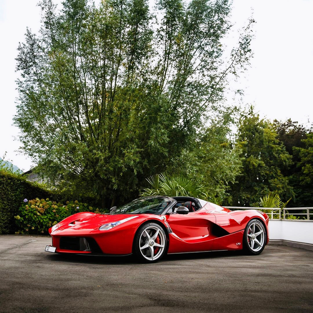 立冬了,干杯! Ferrari LaFerrari Aperta
