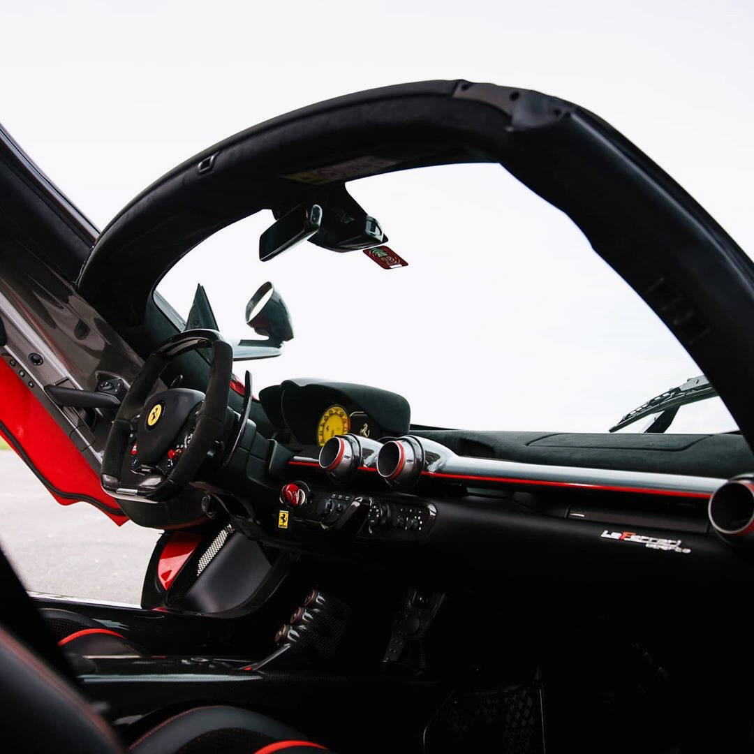 立冬了,干杯! Ferrari LaFerrari Aperta
