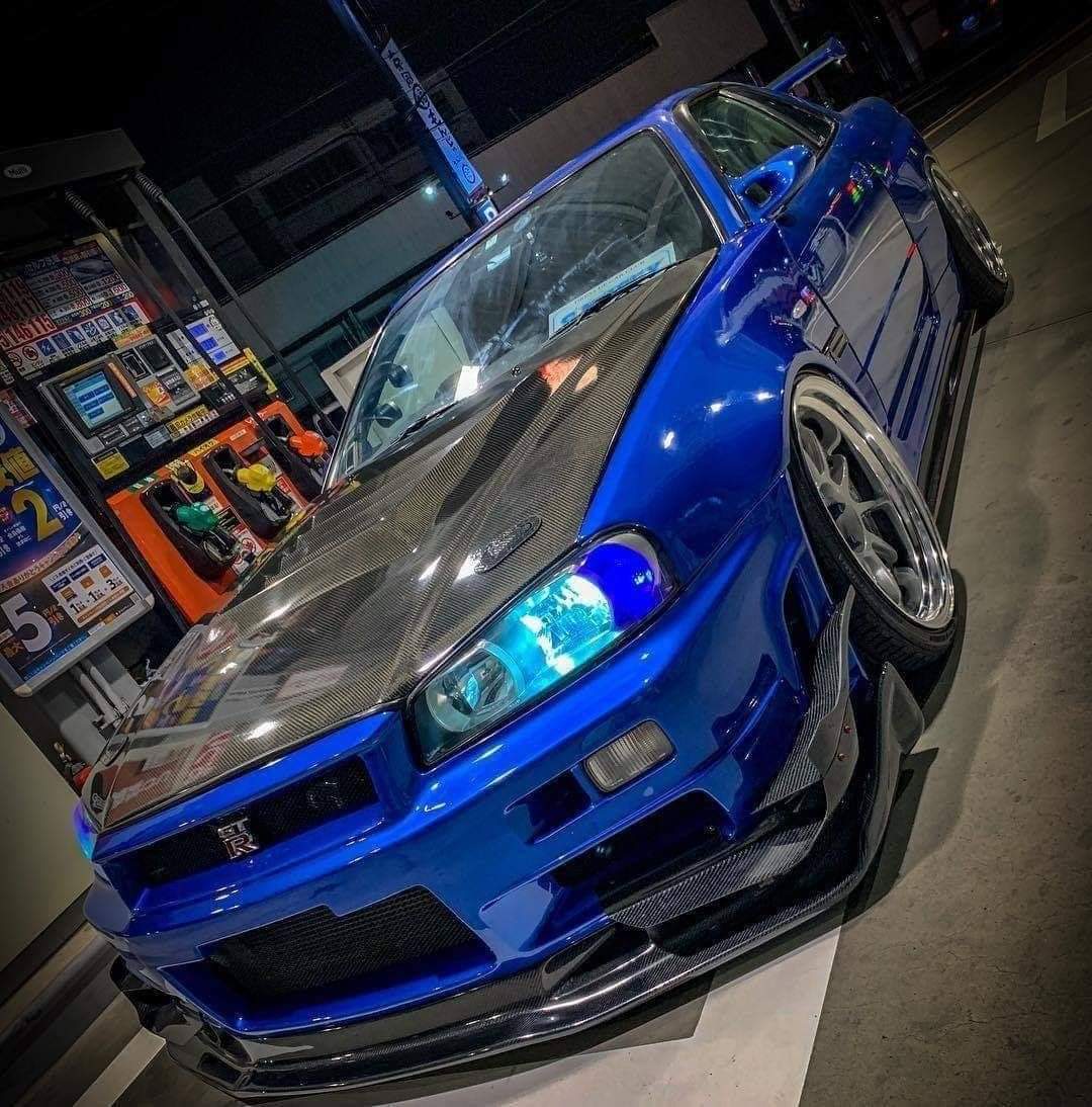 NISSAN GTR R34,一股浓浓的街头竞技风格。