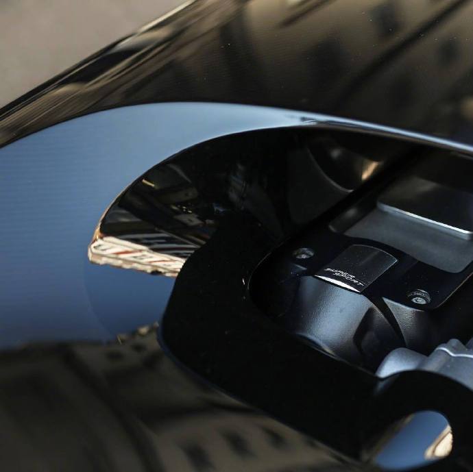 黑色布加迪Bugatti Veyron Super Sport，颜色很帅！