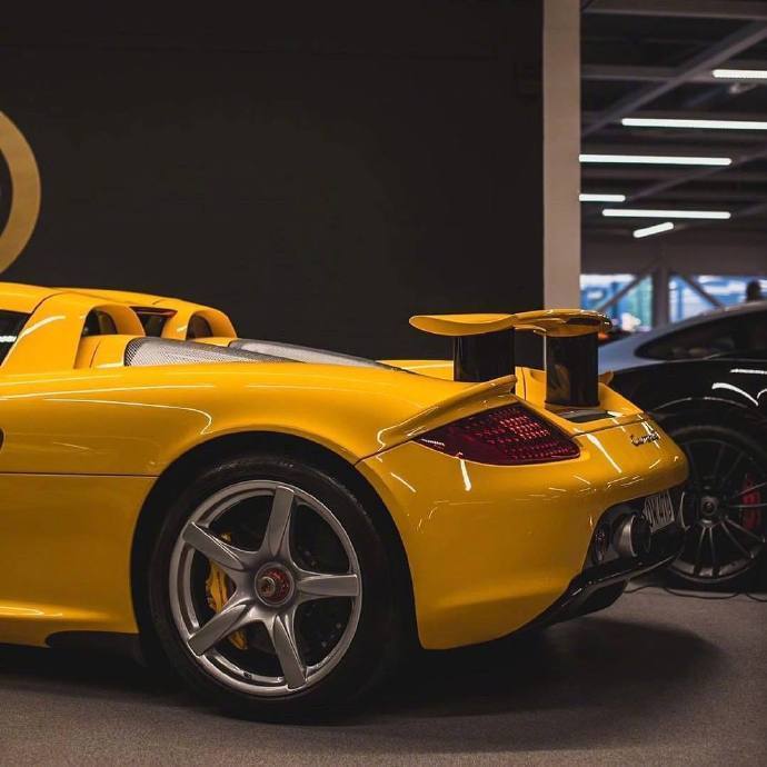 黄色保时捷Carrera GT，喜欢不？