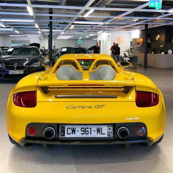 黄色保时捷Carrera GT，喜欢不？