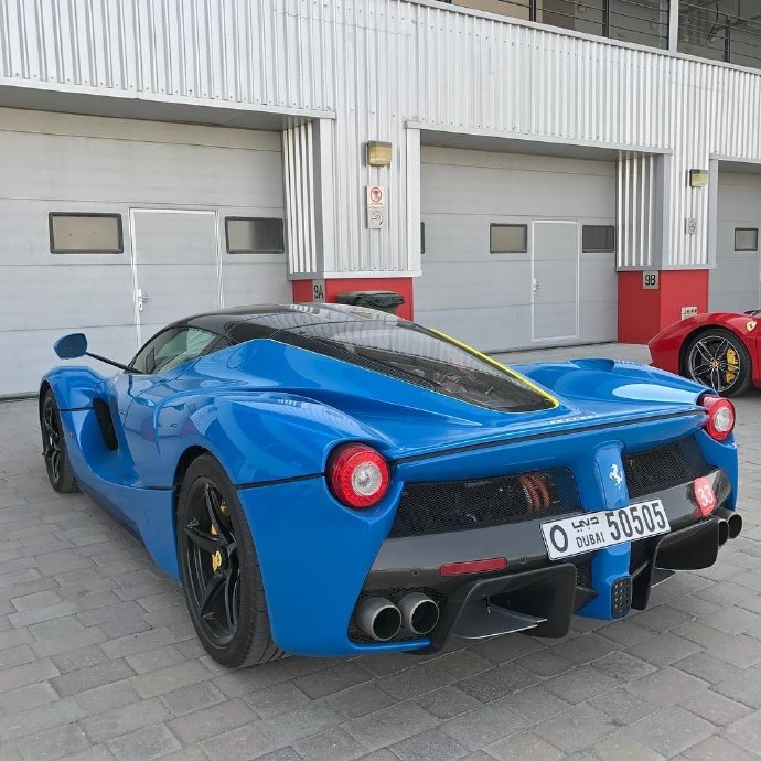 法拉利LaFerrari，完美的骏马！爱你不是两三天~