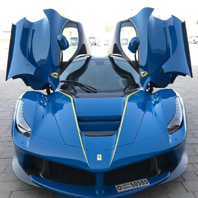 法拉利LaFerrari，完美的骏马！爱你不是两三天~