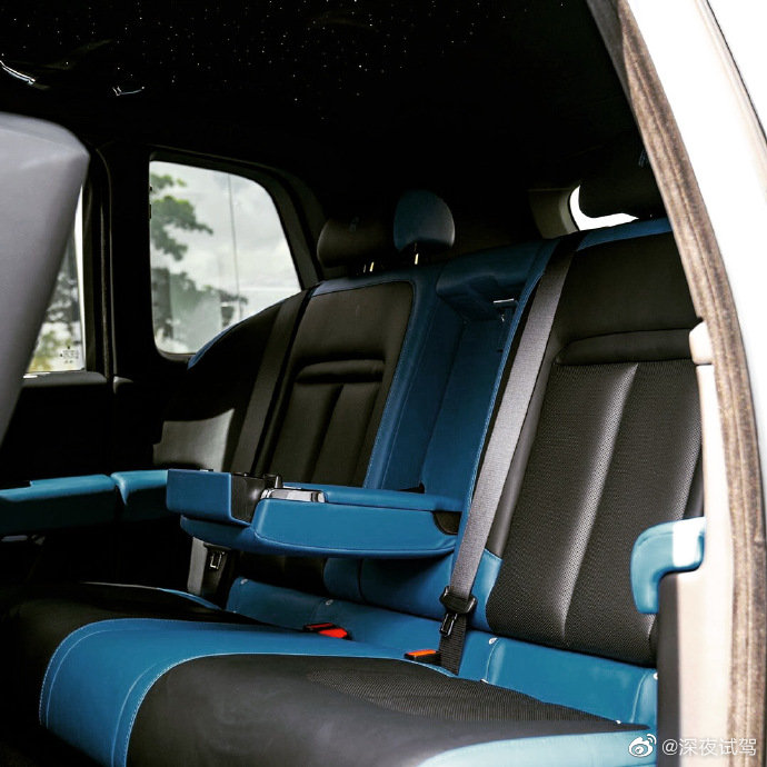 Rolls Royce Cullinan V12发动机,星空顶来了。