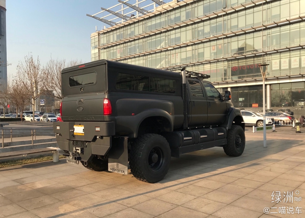 除了凶猛和大器,我再想不出其他形容词了! 福特F-650