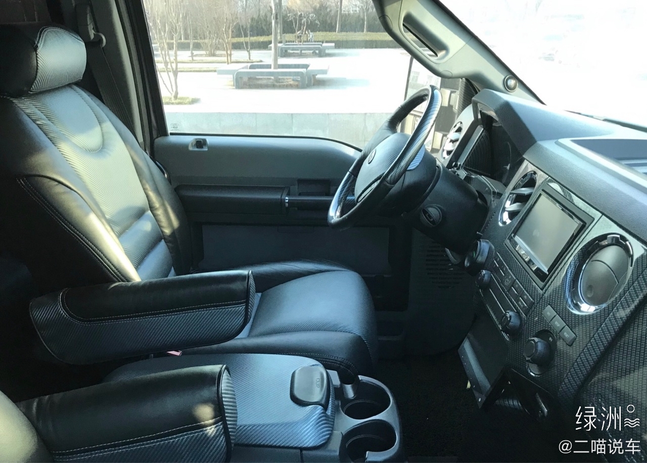 除了凶猛和大器,我再想不出其他形容词了! 福特F-650