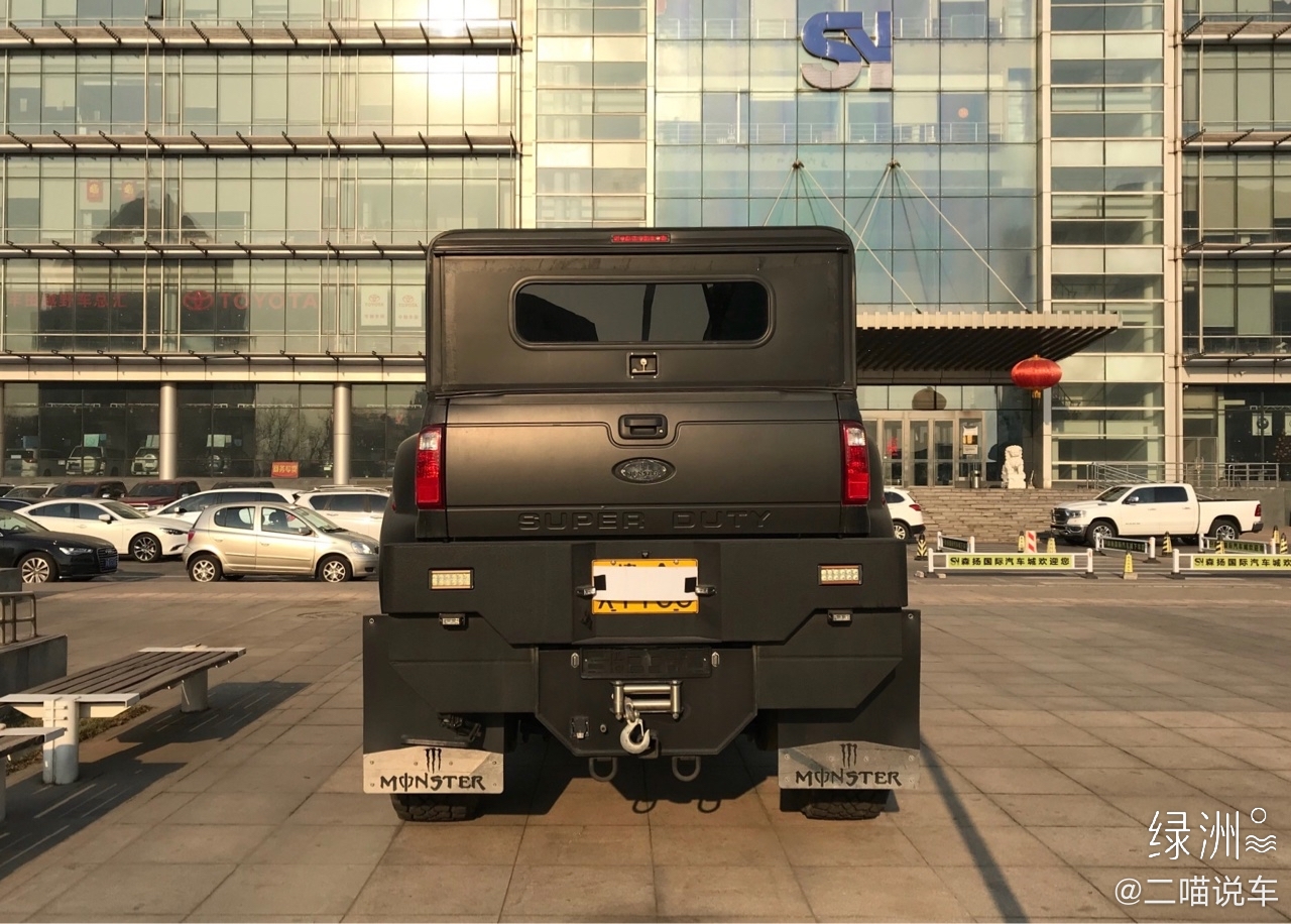 除了凶猛和大器,我再想不出其他形容词了! 福特F-650