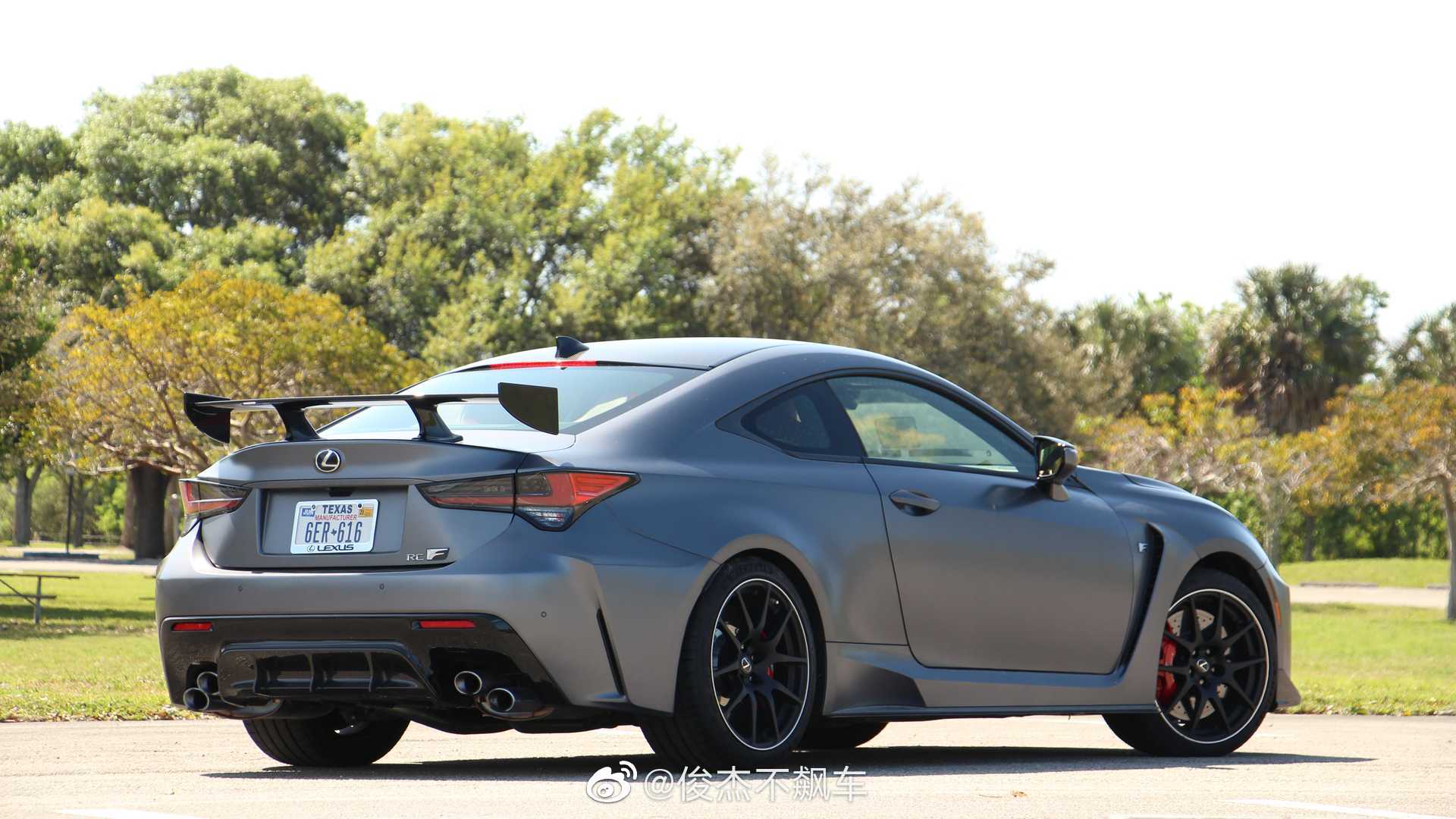 2020 雷克萨斯 RC F 赛道版图赏,5.0L V8 发动机,472 马力。