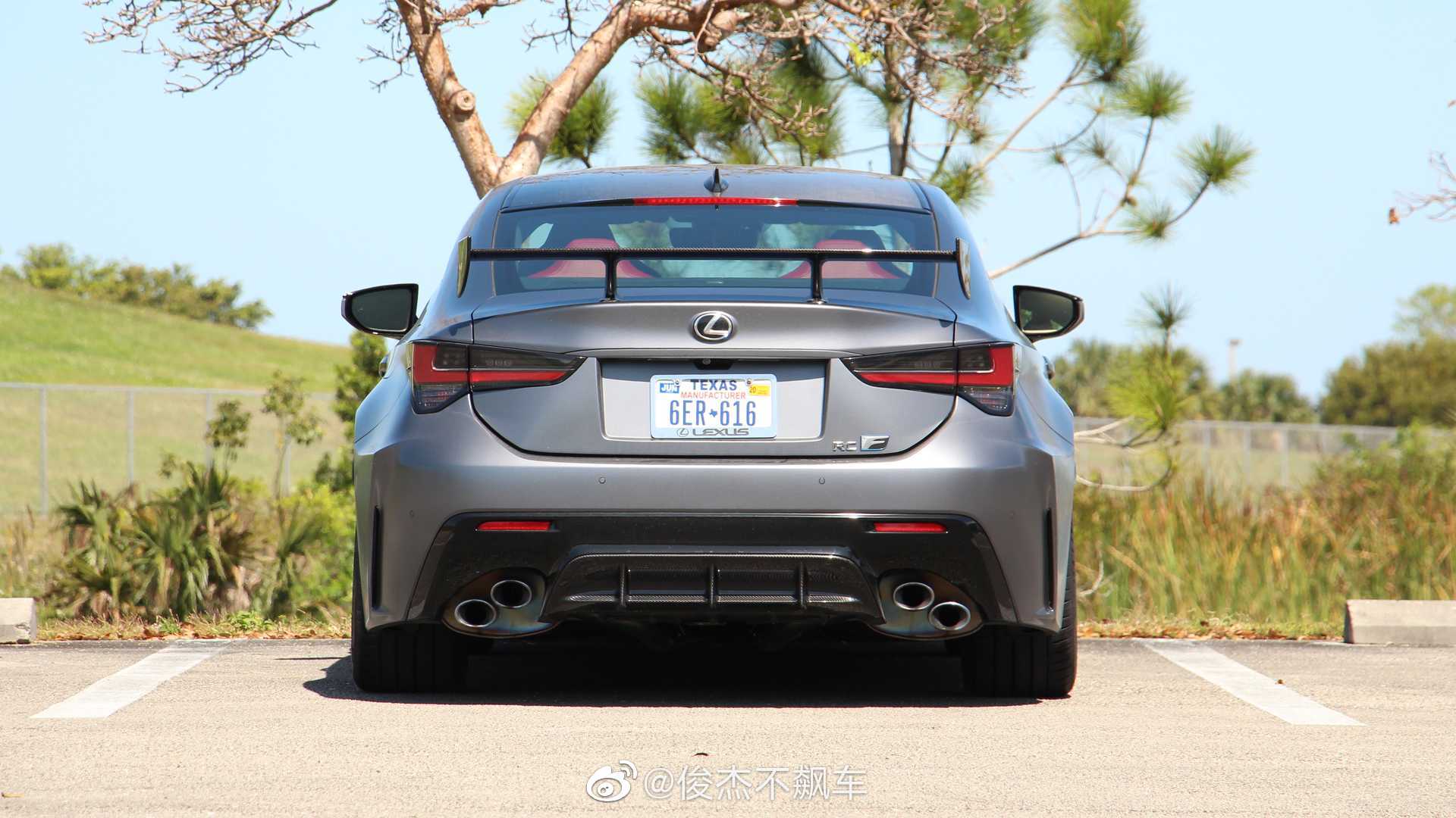 2020 雷克萨斯 RC F 赛道版图赏,5.0L V8 发动机,472 马力。