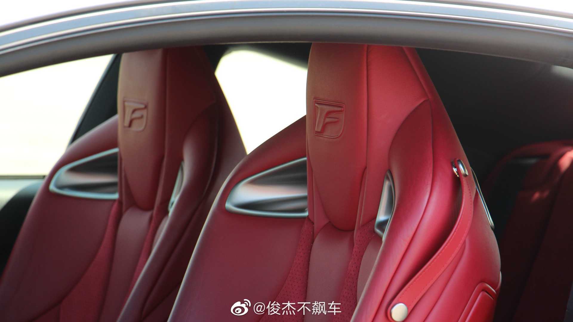 2020 雷克萨斯 RC F 赛道版图赏，5.0L V8 发动机，472 马力。