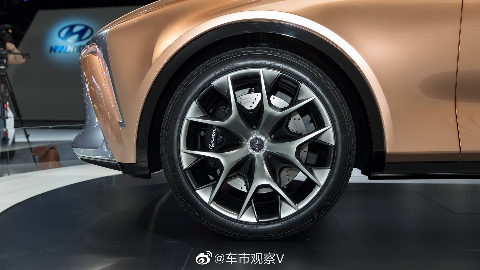 雷车Lexus LF-1,将要取代LX570,这个设计加多少合适?