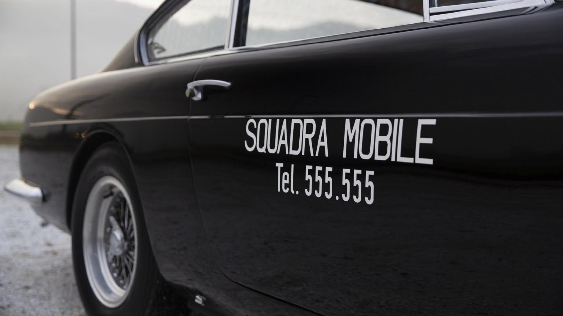 Ferrari 250 GTE警车,正义角色