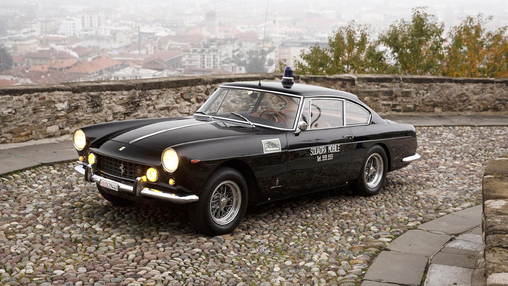 Ferrari 250 GTE警车,正义角色