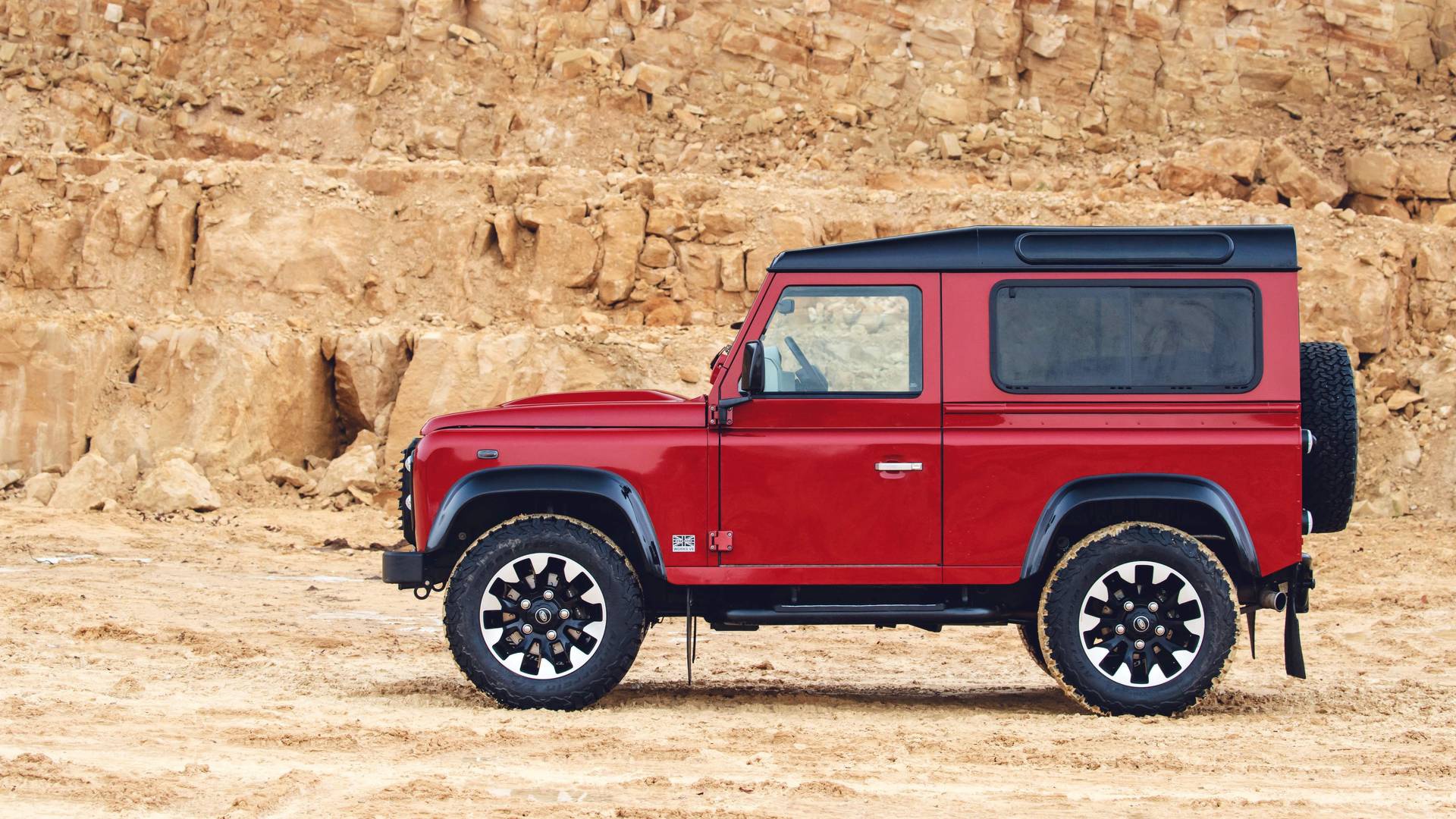 好看的汽车图片:路虎land rover defender