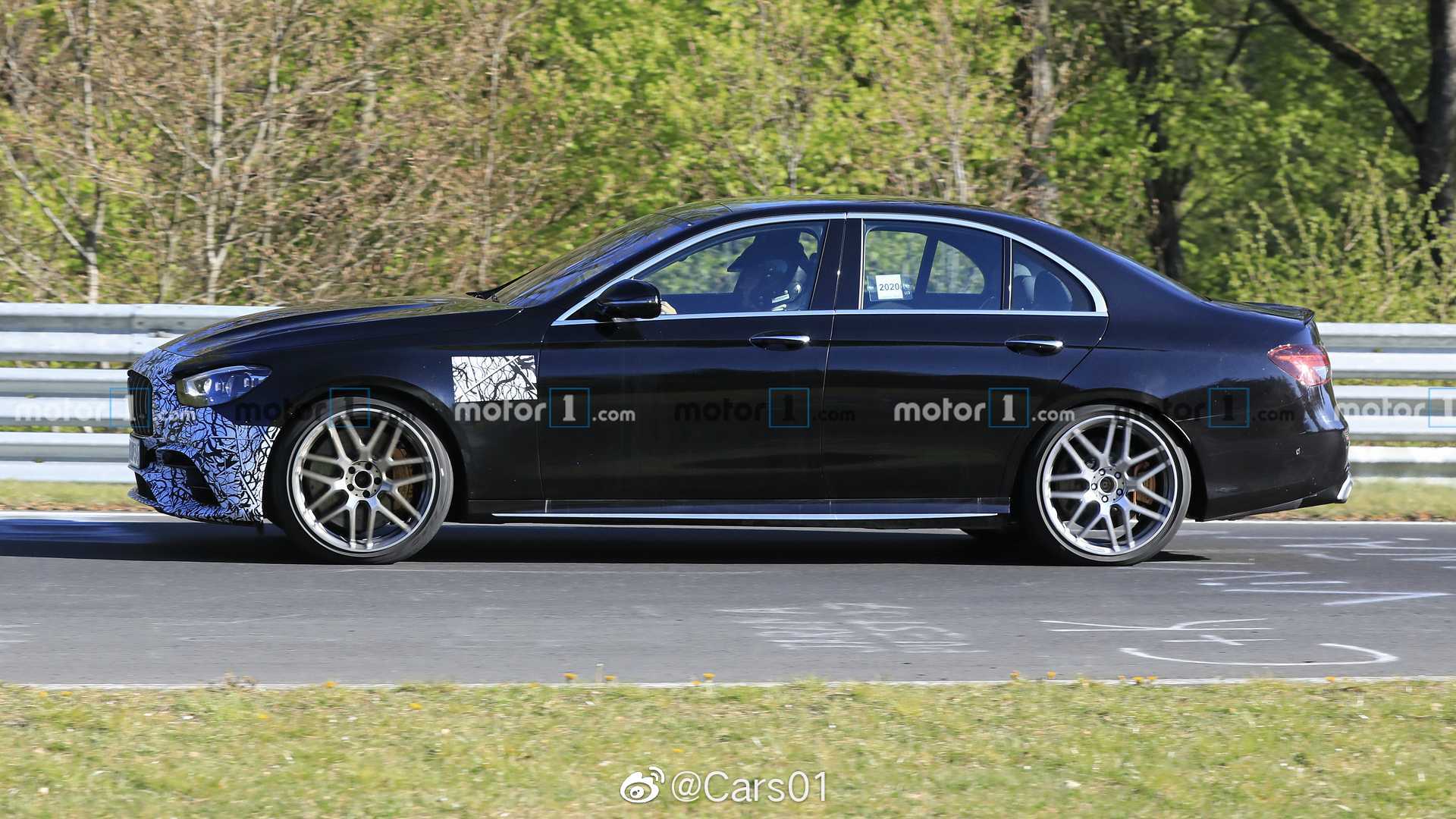 AMG E:战意十足的配色!