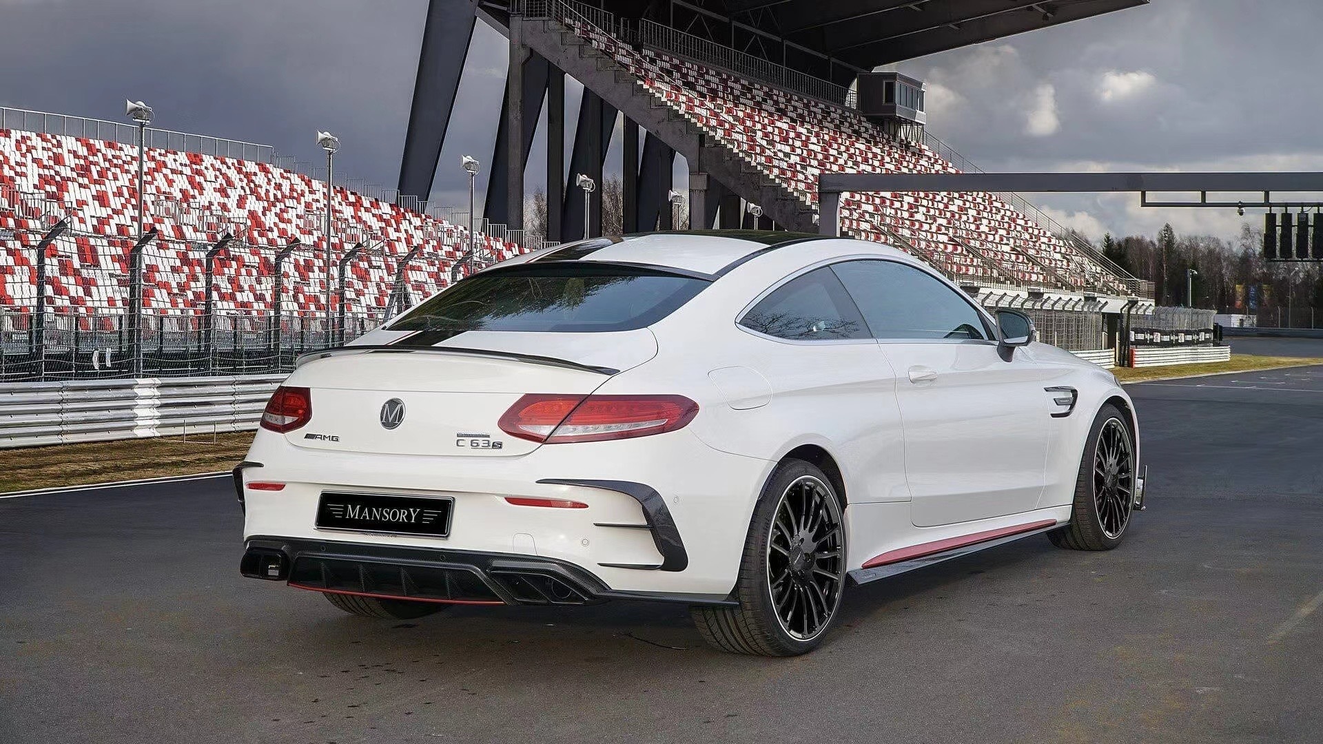 奔驰c63coupe,奔驰s级双门轿跑coupe mansory奔驰c43c63coupe碳纤维件