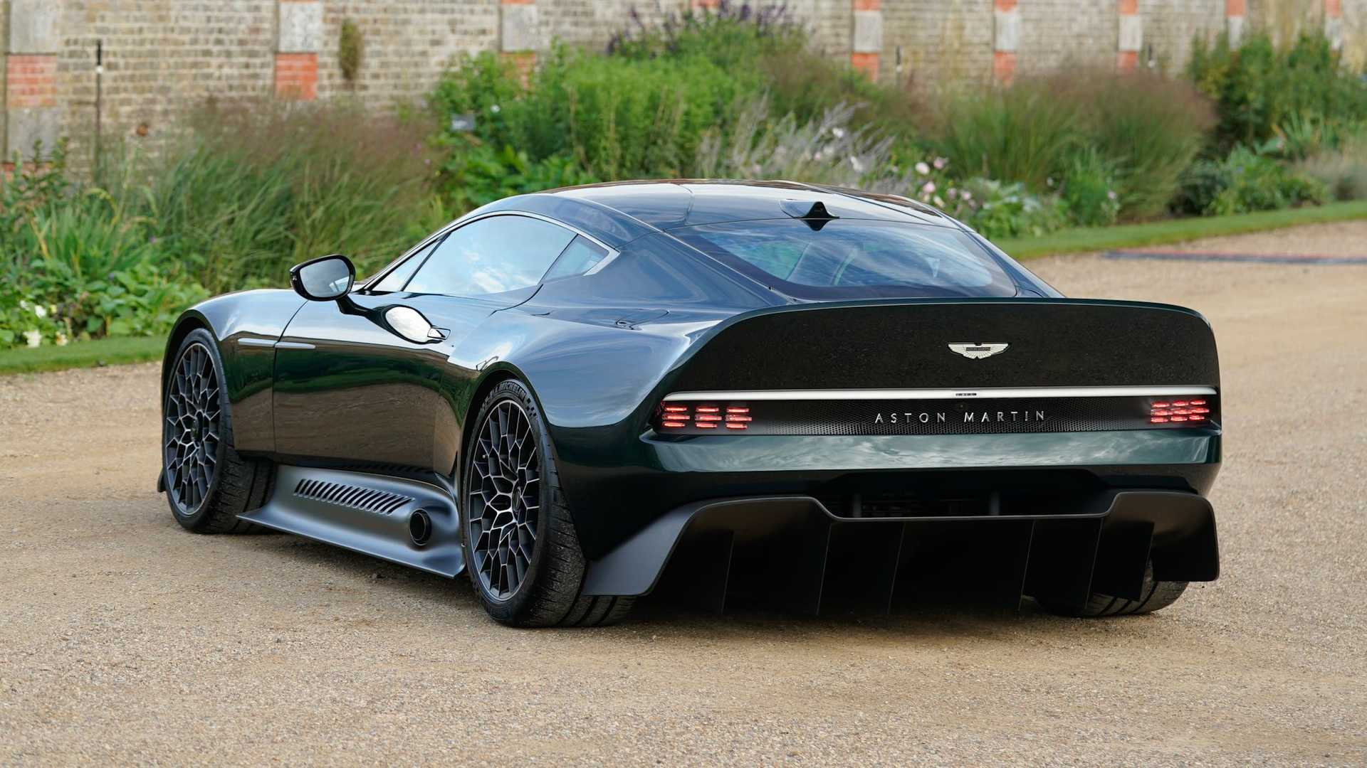 分享图片 汉普敦宫,1/1 Aston Martin Victor by Q(公路车)