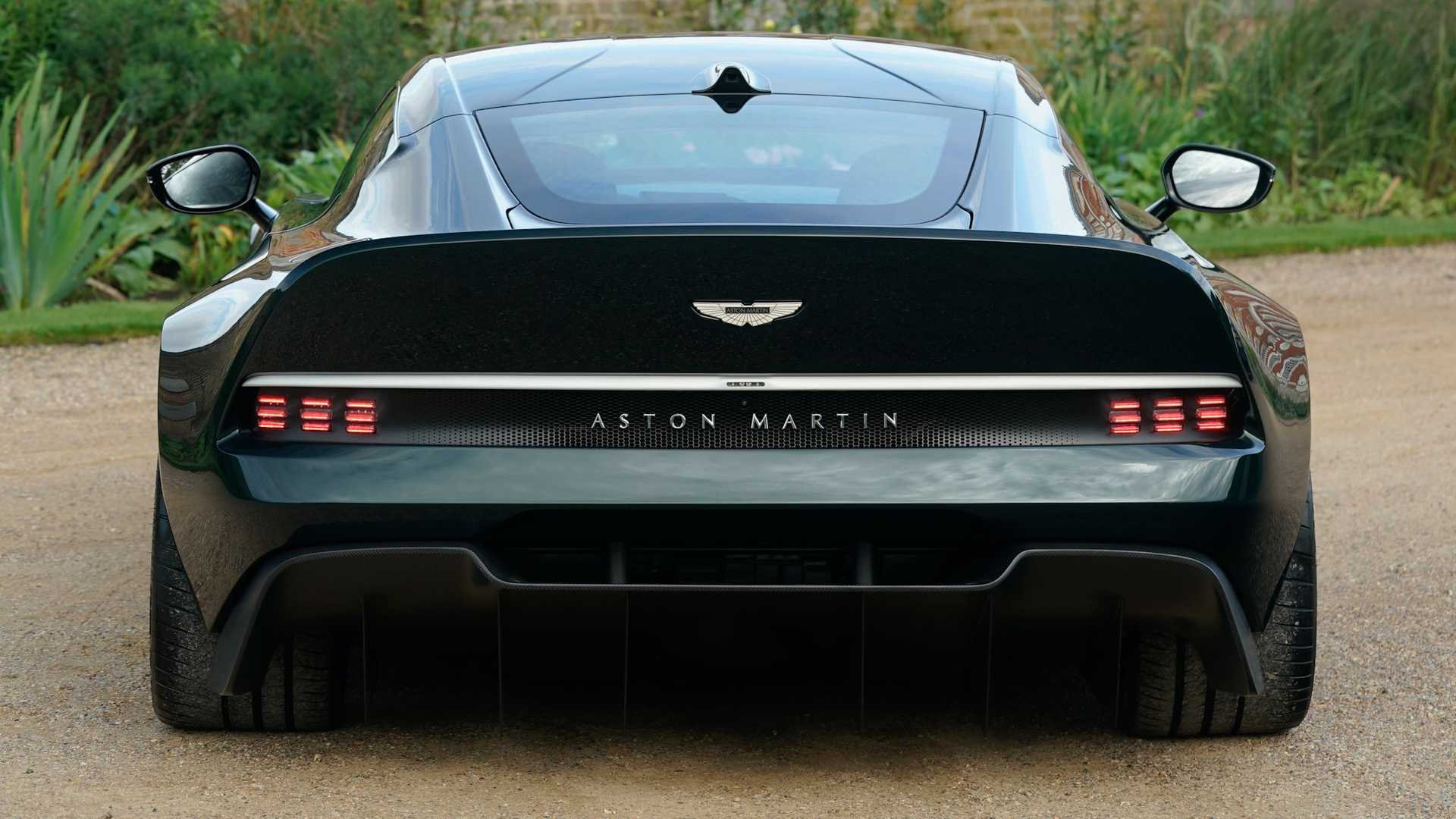 分享图片 汉普敦宫,1/1 Aston Martin Victor by Q(公路车)