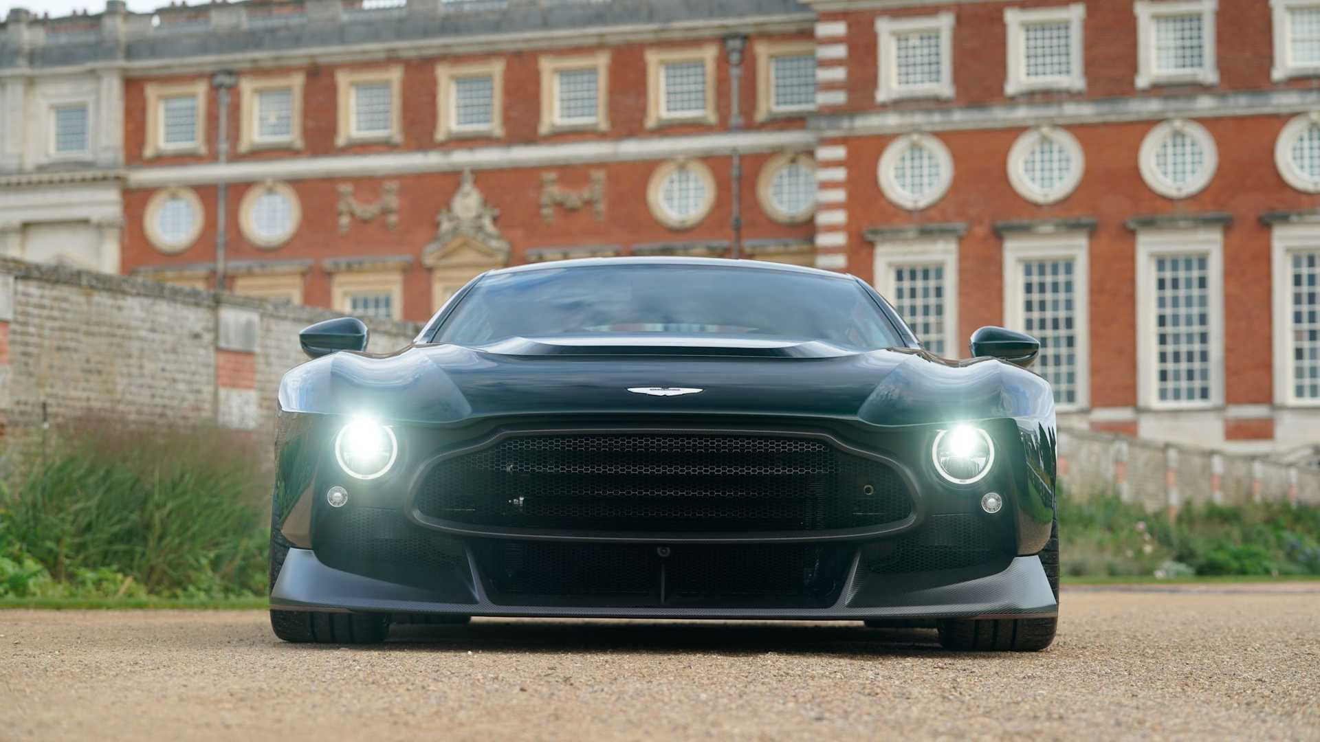 分享图片 汉普敦宫,1/1 Aston Martin Victor by Q(公路车)