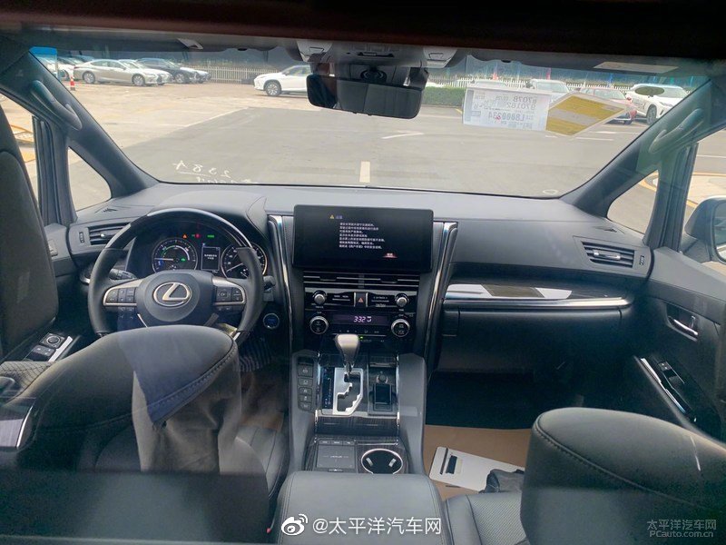 雷克萨斯LM在2月24日正式上市,目前实车已经到店