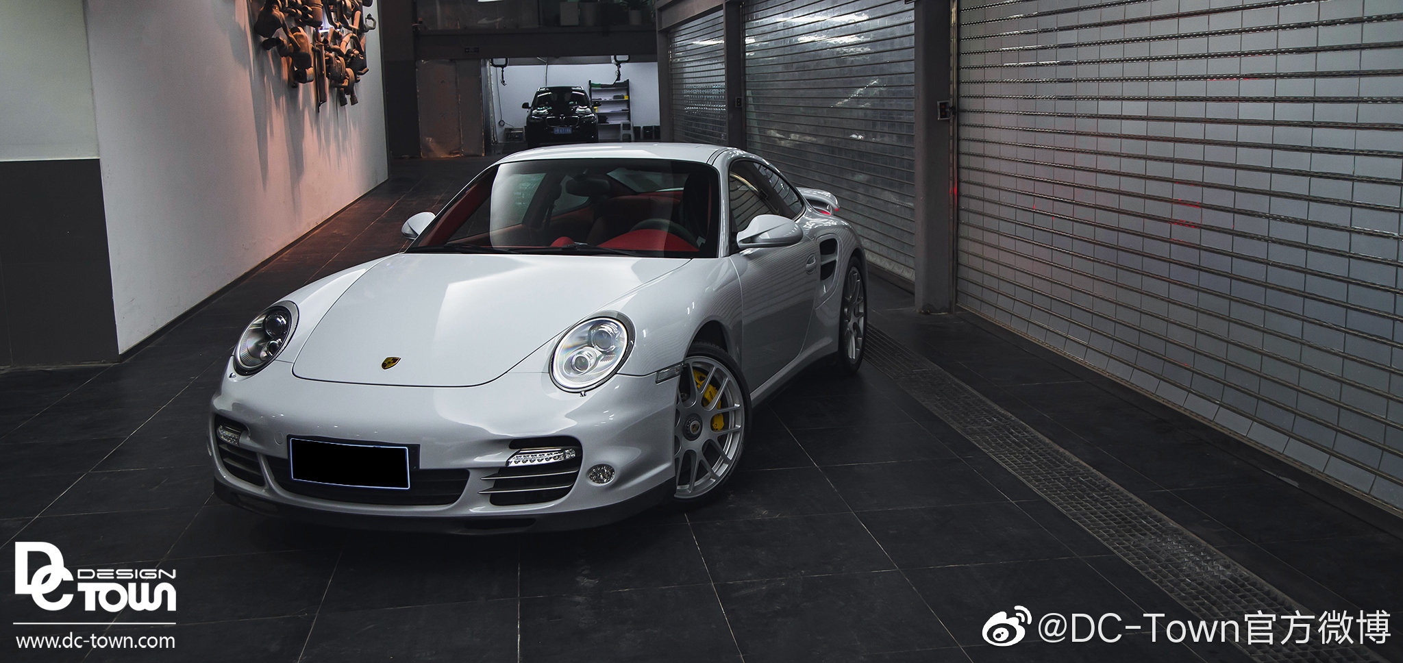 DC出品： 保时捷911Turbo S 整车火山灰改色贴膜 升级新款尾灯