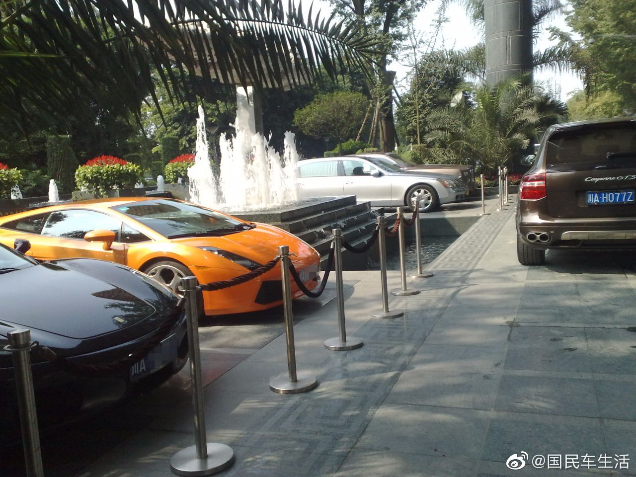 四川第1台迈巴赫,雅致都是他的,私人飞机有两架