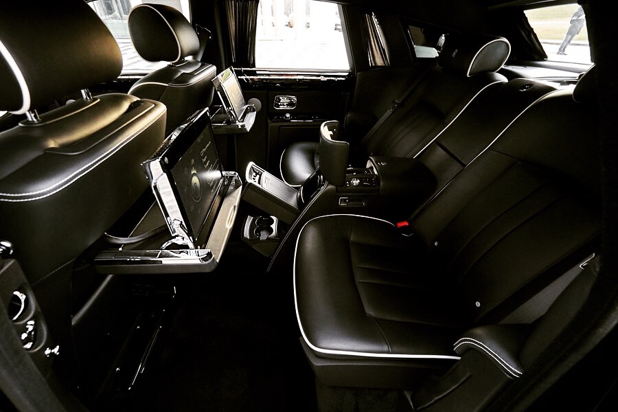 Rolls Royce Phantom,这气场绝不输现款车型吧