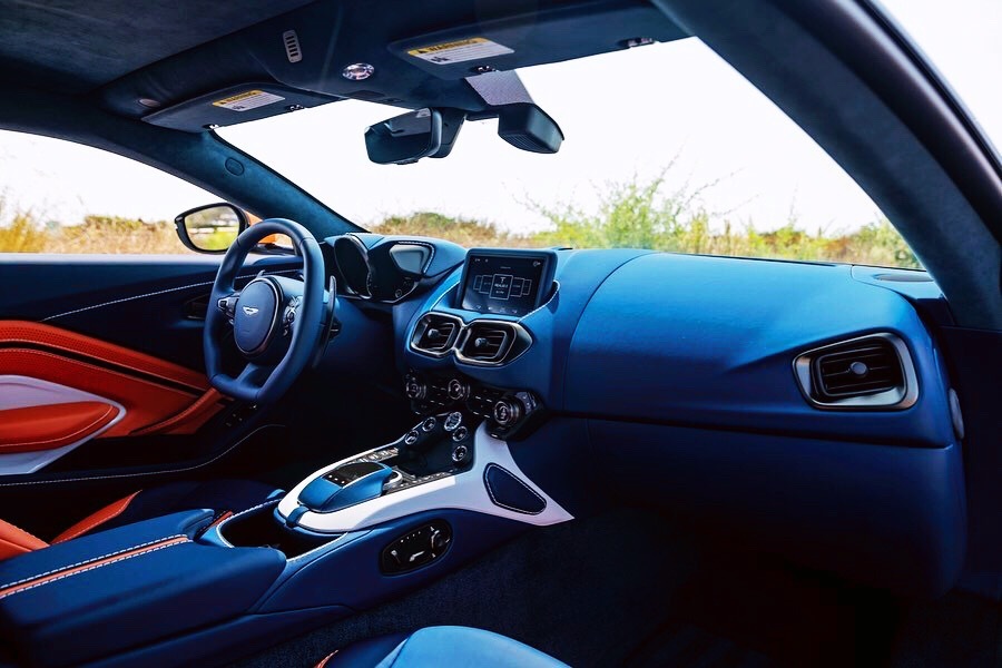 精美汽车图集:午饭时间 Aston Martin