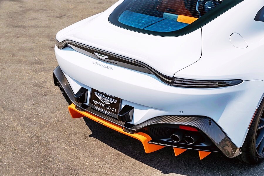 精美汽车图集:午饭时间 Aston Martin