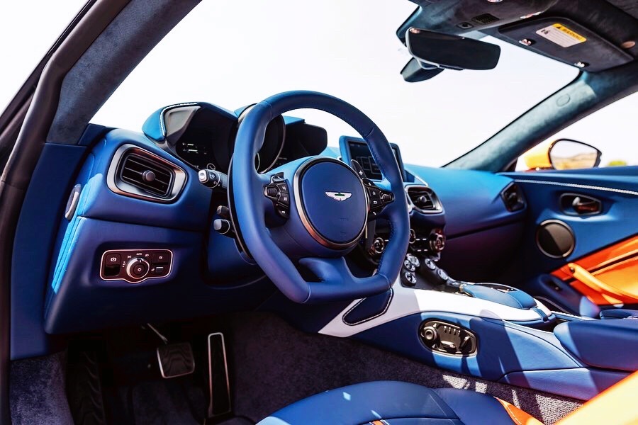 精美汽车图集:午饭时间 Aston Martin