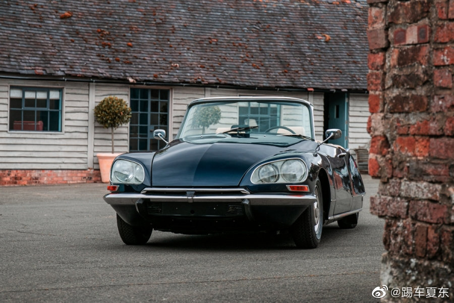 汽车美图赏析:雪铁龙DS敞篷原厂一共1365辆