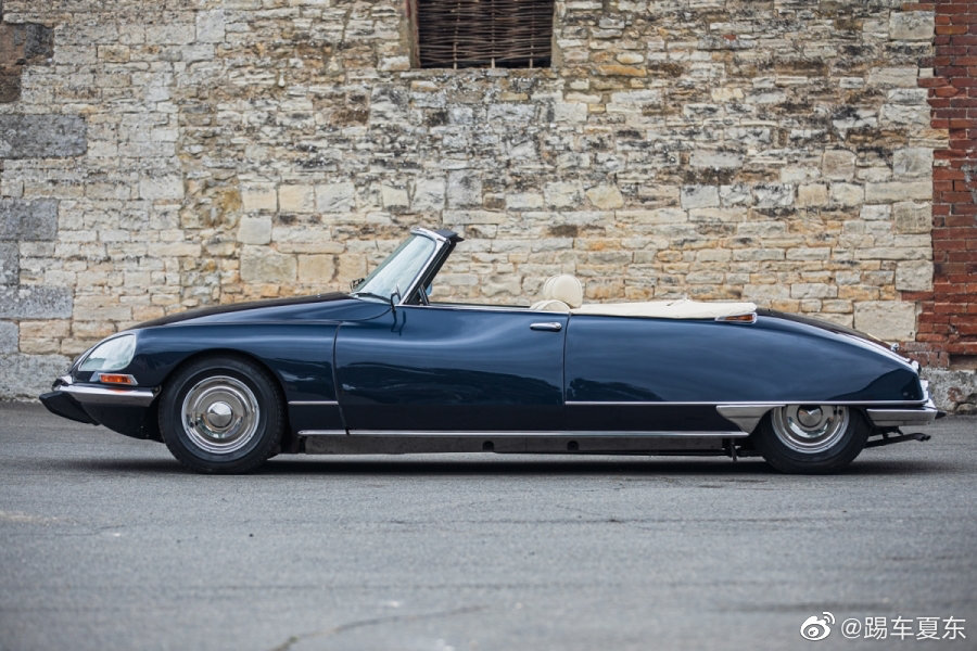 汽车美图赏析:雪铁龙DS敞篷原厂一共1365辆