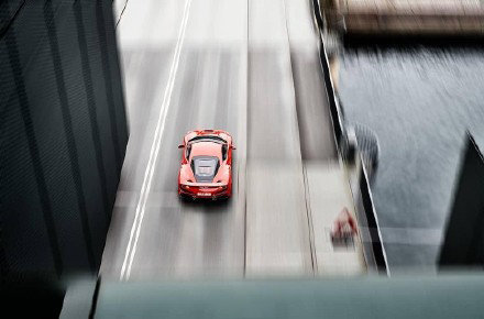 “法拉利 F8 ” 红色恶魔再次降临,带你享受秋风飒爽