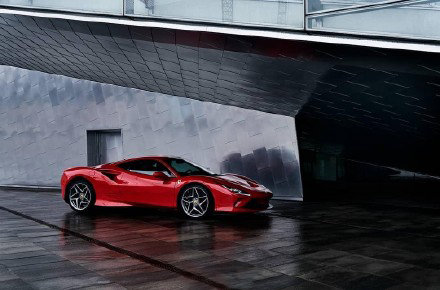 “法拉利 F8 ” 红色恶魔再次降临,带你享受秋风飒爽