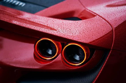 “法拉利 F8 ” 红色恶魔再次降临,带你享受秋风飒爽