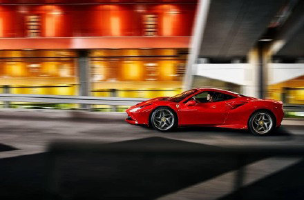 “法拉利 F8 ” 红色恶魔再次降临,带你享受秋风飒爽