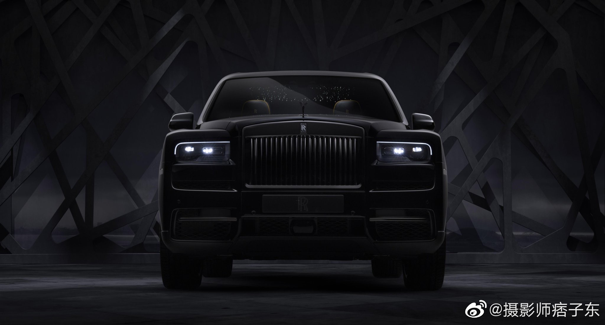 黑化的库里南价格一定不菲，The new RR Cullinan Black Badge