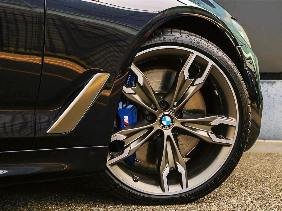 宝马M5:硬核跑者!舍我其谁!