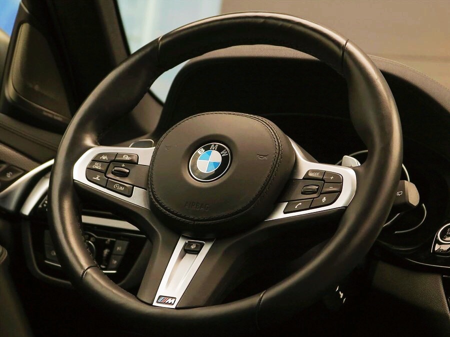 宝马M5:硬核跑者!舍我其谁!