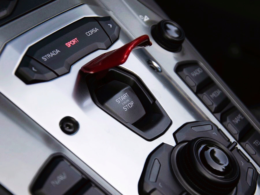 Lamborghini Aventador,好几年过去了,ta依然那么霸气